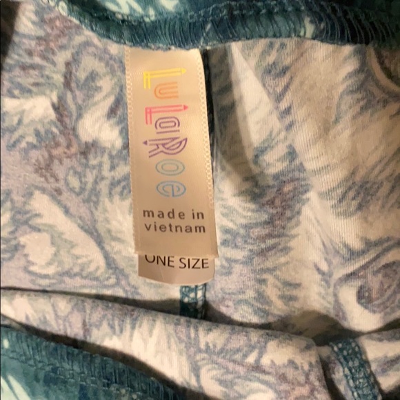 LulaRoe Wolf Leggings - Picture 3 of 3